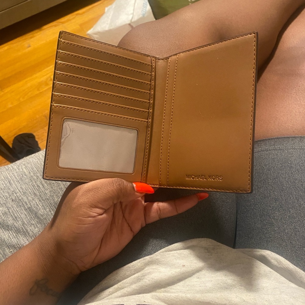Michael Kors Brown passport holder - Picture 2 of 3